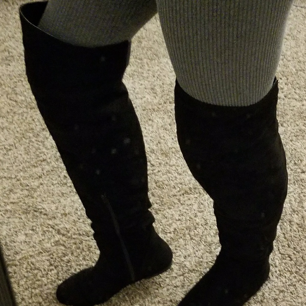 Over the knee/ thigh high boots